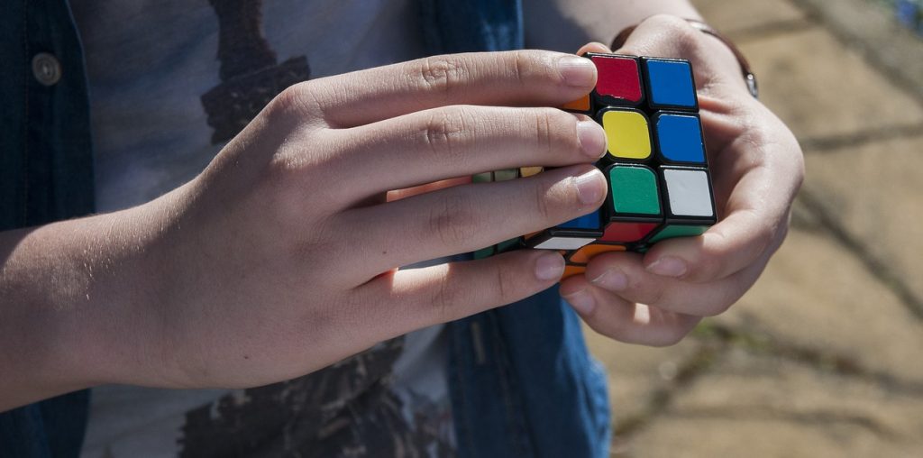 Jouer au Rubik’s cube image